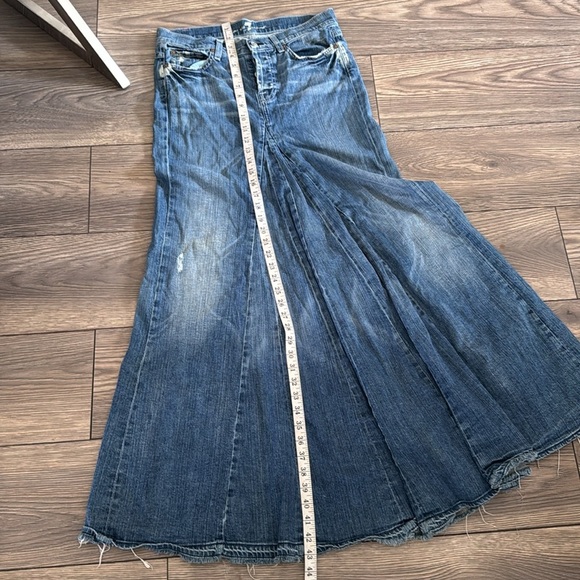 Perfectly distressed 7 for all mankind denim skirt with a train - Picture 14 of 16